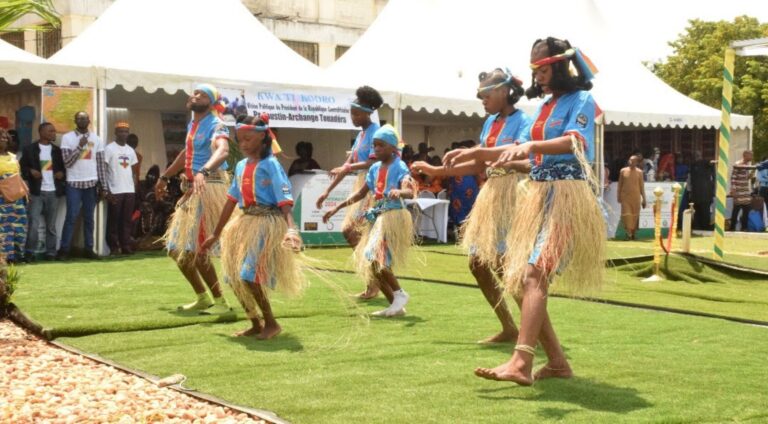 En effet, la 4ème édition de l’intégration africaine se tient dans un contexte particulier où l’agenda diplomatique togolais est marqué en 2024 par la préparation du 9ème congrès panafricain que notre pays abritera, du 29 octobre au 02 novembre 2024 à Lomé, sous le thème « Renouveau du panafricanisme et rôle de l’Afrique dans la réforme des institutions multilatérales : mobiliser les ressources et se réinventer pour agir ».