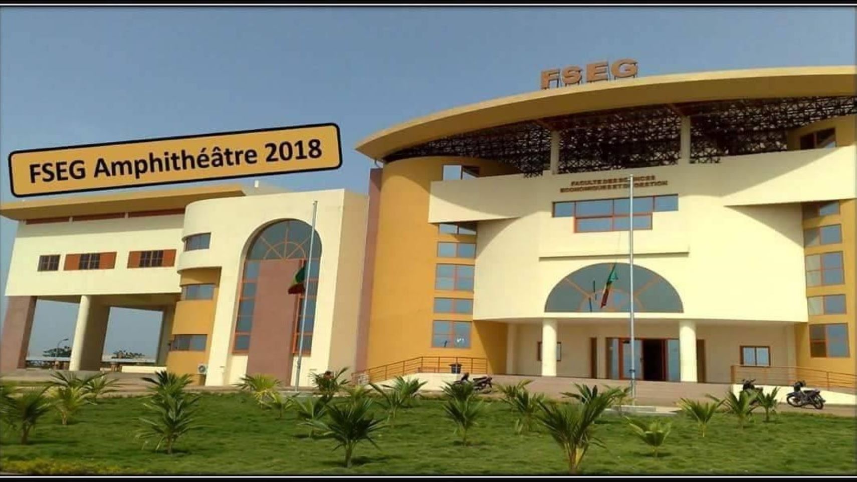 Selon les syndicalistes, la grève découle des défis croissants auxquels ils sont confrontés dans l'exercice de leurs fonctions. Parmi ceux-ci, l'augmentation drastique du nombre d'étudiants, passant de 45 000 à 60 000 en effectif théorique, pour une capacité d'accueil initiale de seulement 3 500 places. Cette surcharge conduit à un allongement des cycles de formation, certaines promotions devant désormais étendre leur cursus de 3 à 6 ans. De plus, le manque criant d'enseignants permanents a conduit à un recours massif à des vacataires pour combler les besoins pédagogiques et académiques.