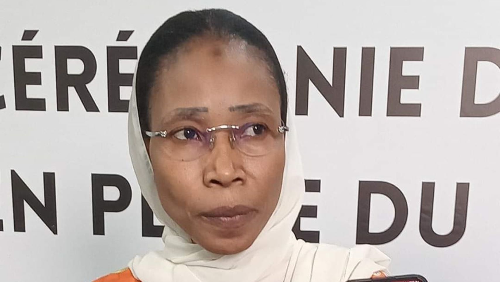 Et de poursuivre : « Nos femmes qui transforment les pierres précieuses ont besoin de plus de promotion pour valoriser leur travail, ou nos femmes dans les zones d’orpaillage qui extraient des minerais afin d’obtenir de l’or, travaillent dans des conditions misérables proches du danger avec l’utilisation de produits chimiques dangereux tels que le cyanure ou le mercure ». Pour la nouvelle élue, il s'agit de leur fournir des équipements modernes semi-mécanisés pour leur permettre d’avoir une activité plus rentable.