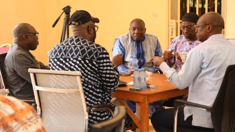L’objectif de cette conférence était de sensibiliser les agents sur l’importance du recouvrement des cotisations sociales dans le cadre du contentieux. Les discussions ont permis de mettre en lumière les enjeux et les stratégies nécessaires pour améliorer l’efficacité de ce processus crucial pour l'institut.