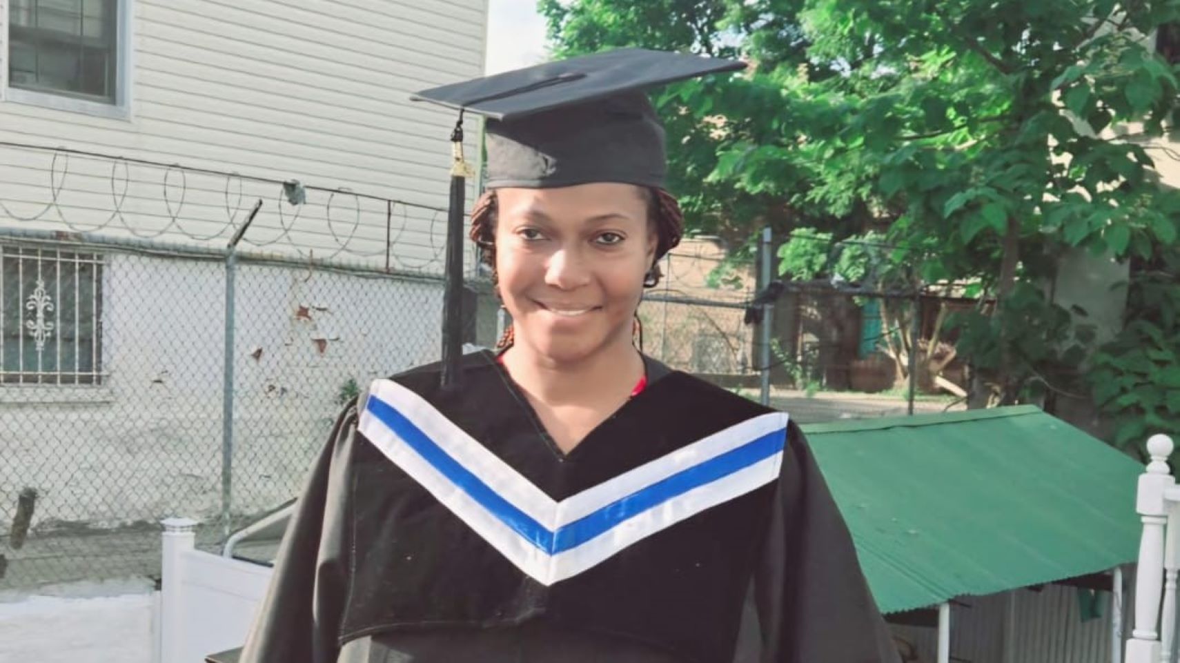 Lorsqu'on parle de courage, de détermination et de résilience, le parcours de Mme Sanou Sissoko est un véritable modèle. Son histoire commence avec une décision audacieuse : suivre son mari aux États-Unis. Après une scolarité en français et sans aucune maîtrise de l'anglais, Mme Sissoko a relevé le défi de tout recommencer à zéro dans un pays étranger.