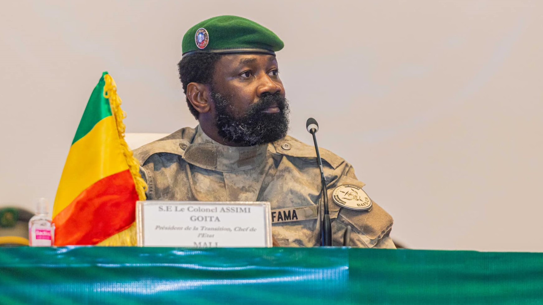 La dimension sécuritaire, à l’origine de la création de l’AES, est parfaitement prise en charge par nos Forces de Défense et de Sécurité, qui opèrent en totale complémentarité face aux attaques terroristes. Nos forces se projettent désormais en posture offensive pour neutraliser ces groupes sans foi ni loi.