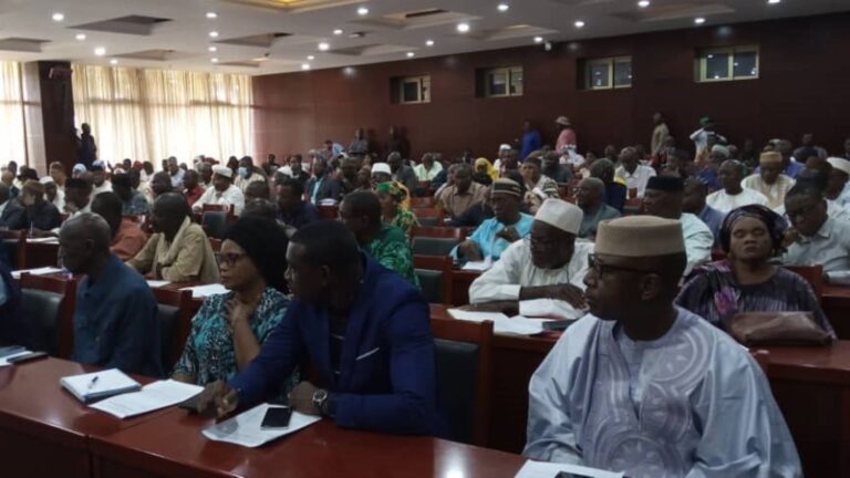 Les rideaux sont tombés sur ce jeudi 25 juillet 2024 sur les consultations des forces vives de la nation pour la rédaction de l'avant-projet de la charte pour la paix et la réconciliation nationale, sur une note d’espoir. Aussi bien les autorités et légitimités traditionnelles que les universités, en passant par la classe politique, la société civile, les syndicats, les jeunes, tous ont affichés leurs disponibilités à apporter leurs contributions pour la réussite de tout le processus.