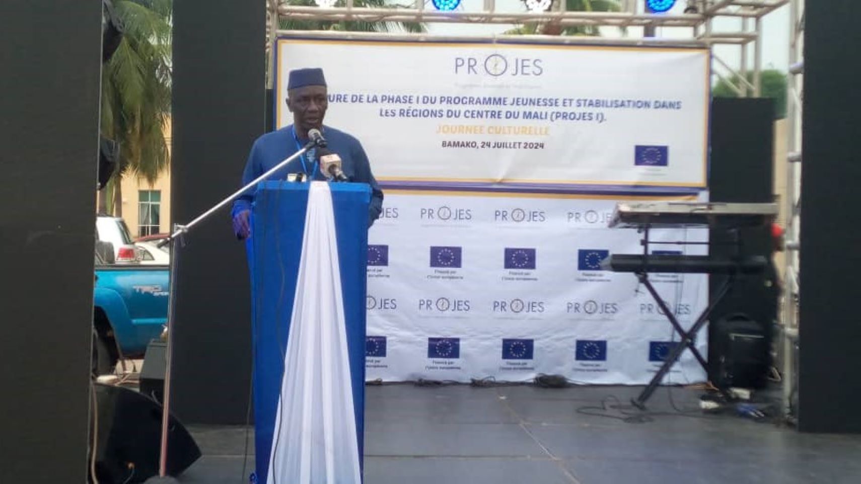 L'objectif général de cette première phase du PROJES I, selon les responsables, est de favoriser la stabilisation des zones fragilisées du Mali et le renforcement du contrat social, par une amélioration de l'offre de services socio-économiques de base, le soutien à la cohésion sociale et à la médiation entre communautés et autorités, et la création de revenus et d'emplois au bénéfice des couches sociales vulnérables.