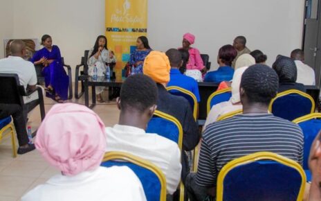 Le président de l’association Les Petits Stylos Fondation, Dr Tiefing Sissoko, a salué ces quatre magnifiques dames dont « le succès auprès des jeunes n'est pas une surprise ! » « Elles sont tenaces, combatives, inventives et clairvoyantes. Mantchini TRAORÉ, Dia SACKO Awa et Adam DRABO ont su articuler ces ingrédients du succès dans leurs discours pour inspirer la jeunesse Malienne. Et ce n'est pas que dans les discours. Leurs parcours offrent une excellente illustration. Dia s'appuie sur son expérience pluridisciplinaire pour innover sans cesse avec Mali Culture Media. Adam et Awa, deux jumelles très complémentaires, ont trouvé les ressources pour résoudre une problématique féminine vielle comme le monde avec les serviettes hygiéniques réutilisables SUTRA et Mantchini a fait des grins (groupe de jeunes oisifs) un espace de réflexion et de développement de projets d'entreprise », a-t-il déclaré.