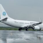 La création de « Mali Airlines-Sa » marque un tournant crucial pour le Mali, un pays enclavé avec une étendue de 7 420 km de frontières partagées avec sept autres pays. Cette nouvelle compagnie vise à restaurer la fierté nationale qui avait caractérisé les précédentes compagnies aériennes du pays. De 1960 à 1985, « AIR MALI » avait été le symbole de la connectivité et de la mobilité pour les Maliens, avant sa fermeture. Ensuite, de 2005 à 2012, la desserte aérienne intérieure et extérieure a été assurée par la Compagnie aérienne du Mali. Depuis lors, ce sont des compagnies privées qui se sont chargées de ces liaisons.