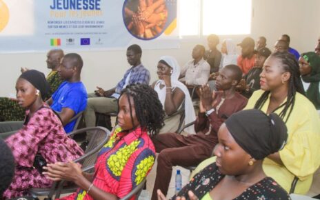 Cet événement marque le début de la quatrième et dernière semaine de la Campagne Jeunesse 2024, organisée par Les Petits Stylos Fondation en collaboration avec la Délégation de l’Union Européenne au Mali. Le thème de cette semaine est « le renforcement des capacités d’agir des jeunes sur eux-mêmes et leur environnement ».