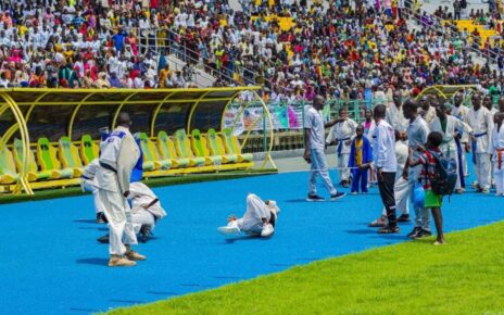 Le stade Abdoulaye Makoro Sissoko a été rénové sur fonds propres du budget national. Il ne s'agit pas de simples infrastructures, mais de réalisations qui répondent aux normes et standards internationaux. Nous espérons que, comme d'autres stades rénovés durant la Transition, tels que le stade du 26 Mars, le stade Mamadou Konaté et le stade de Sikasso, le stade de Kayes bénéficiera de l'homologation de la FIFA