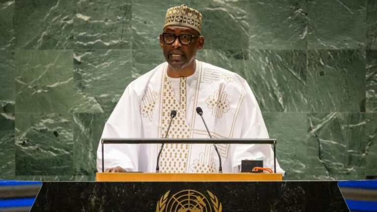 La Confédération des Etats du Sahel, que le Mali préside, dénonce et condamne fermement le soutien ouvert et assumé du Gouvernement de la République d’Ukraine au terrorisme international, en particulier au Sahel. Nous demandons au Conseil de sécurité de prendre ses responsabilités face à ce choix délibéré de l’Ukraine, afin de prévenir ces actions subversives qui menacent notre stabilité.