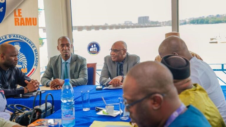 Quant au Médecin Général de Brigade Boubacar DEMBÉLÉ qui a exprimé sa reconnaissance envers le syndicat quant à son engagement sans faille dans la réussite des missions assignées à la CANAM. Il a aussi fait part de son entière disponibilité à accompagner le comité syndical dans l’atteinte de ses objectifs au profit des travailleurs.