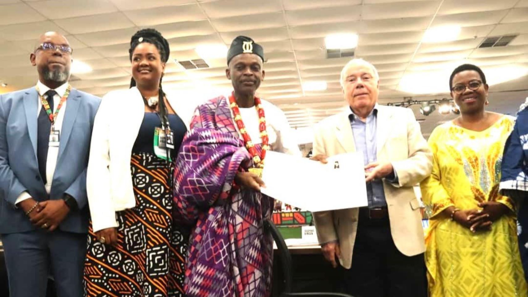 Le ministre Dussey a mis en avant l’importance de cette journée, qui permet de reconnaître et d’honorer les contributions inestimables de la diaspora africaine à travers le monde. « Leur créativité, leur innovation et leur détermination sont des forces motrices qui nous poussent tous à aller de l’avant », a-t-il ajouté.