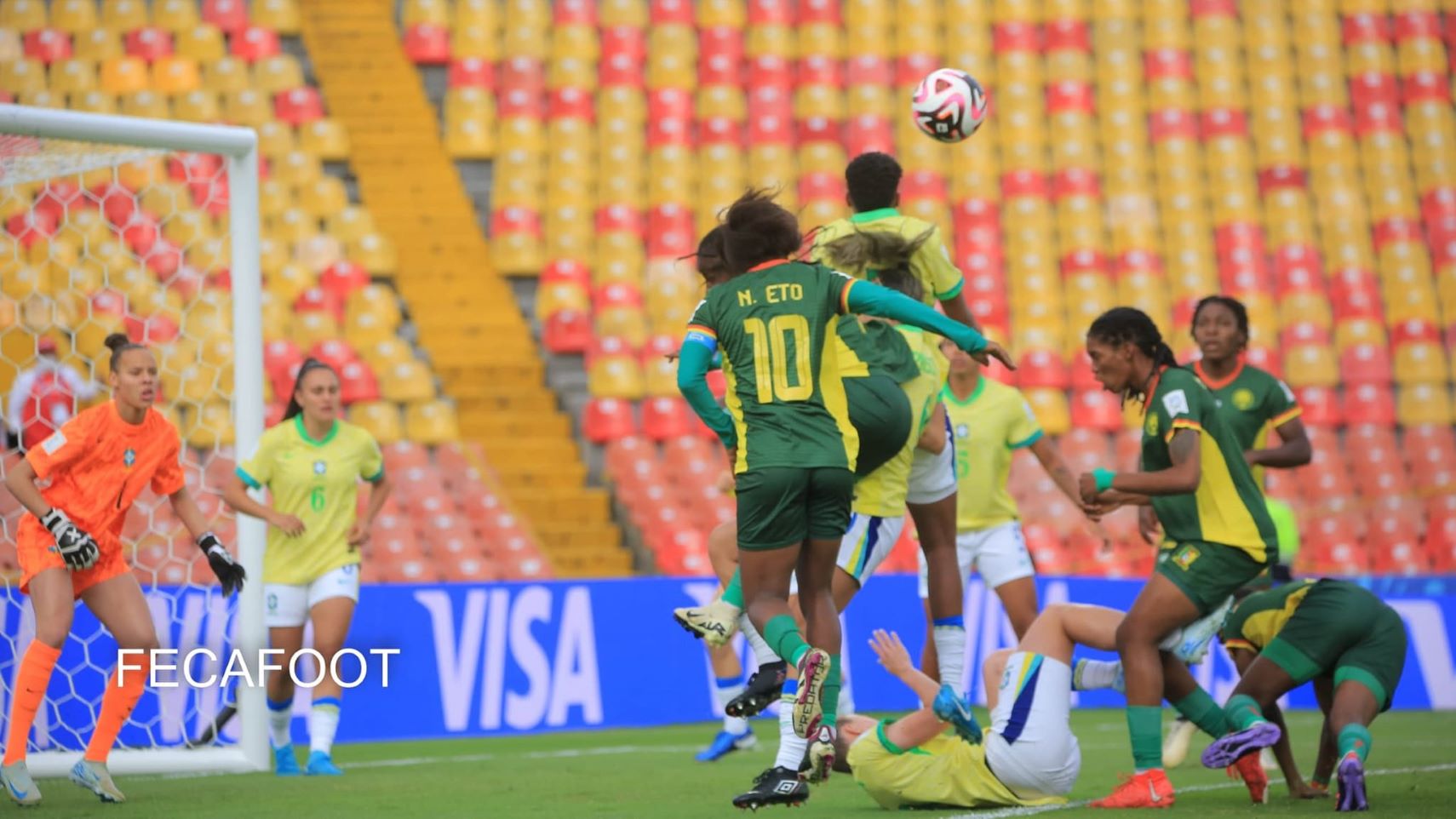 Le rêve mondialiste des Lionnes U20 du Cameroun s'est brisé en huitième de finale de la Coupe du Monde Féminine U20 en Colombie, après une défaite 3-1 face au Brésil. Malgré un début de match prometteur, l'équipe camerounaise n'a pas pu résister aux assauts d'une équipe brésilienne plus réaliste.