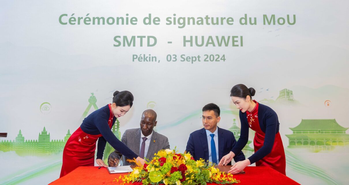 Ce projet, en partenariat avec CITCC (China International Telecommunication Construction Corporation), vise à renforcer la surveillance vidéo à Bamako et dans les capitales régionales, déployer 1000 km de fibre optique, et construire un datacenter de dernière génération pour centraliser les données publiques et développer un cloud gouvernemental.