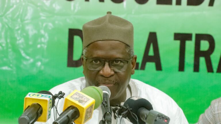 Les Démocrates doivent continuer à dénoncer et à extirper des rangs, ceux qui, arrivés aux affaires ont piétinés tous les principes et valeurs démocratiques et galvaudés la notion même de Démocratie.