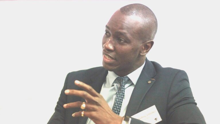 « C'est triste ce qui arrive au Mali », a-t-il déclaré, visiblement bouleversé par la gravité des événements. Dr Sissoko a exprimé son indignation face aux images insoutenables des conséquences de ces attaques meurtrières. « Condamner avec la plus grande fermeté. Les images sont insupportables ! » a-t-il écrit, reflétant l'ampleur de son émotion.