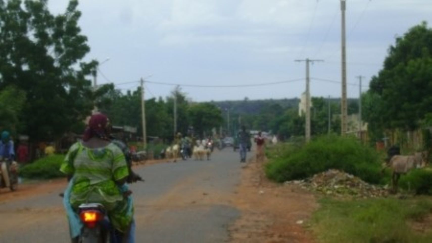 Les quatre communes en question font face à des dysfonctionnements récurrents. Les autorités ont notamment observé des violations flagrantes des normes de gouvernance locale, mettant en péril la bonne gestion des ressources publiques et la stabilité des collectivités territoriales. Ces manquements, souvent attribués à une mauvaise gestion administrative, ont créé un climat de méfiance entre les élus locaux et les populations, nuisant ainsi au bon déroulement des affaires communales.