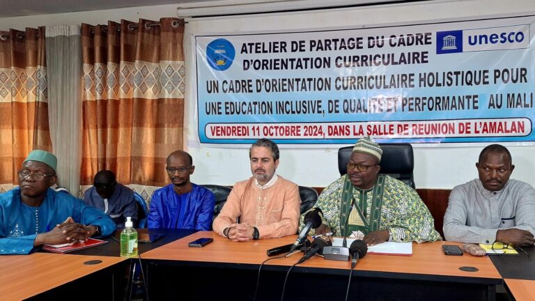 Le cadre d'orientation curriculaire est un moyen d'assurer un développement intégral et harmonieux d'un système éducatif inclusif et de qualité dans les pays du Sahel.