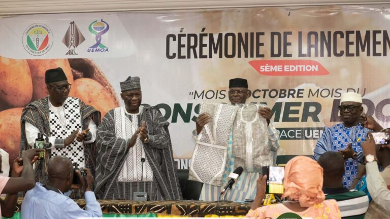 Consommer local, un levier de développement industriel, de compétitivité et de résilience des économies de l’UEMOA », reflète une volonté de renforcer la transformation industrielle et de valoriser les ressources locales pour stimuler les économies de la région