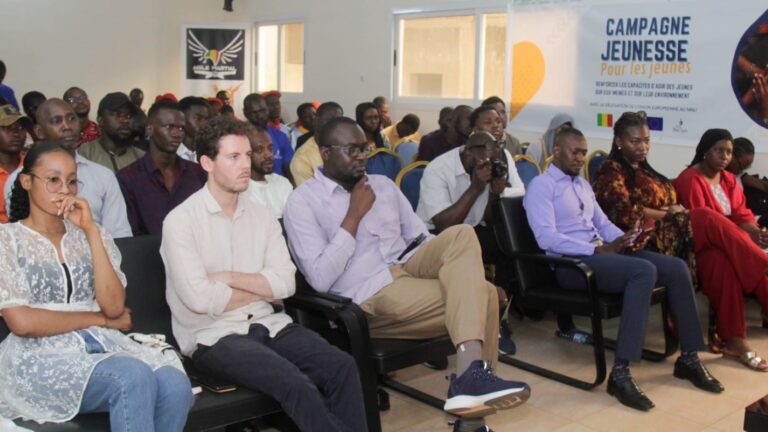 Le conférencier du jour n’est autre que Stéphane Petrognani, un éminent archéologue et chercheur au sein de l’Institut national de recherches archéologiques préventives (Inrap) pour la région Grand Ouest. Fort d'une carrière académique exemplaire et d'une expérience significative dans l'enseignement et la gestion de projets pédagogiques et scientifiques, Dr. Petrognani partagera avec l’auditoire un aperçu de son savoir-faire dans le cadre de son intervention intitulée : « Parcours excellence entrepreneuriale : Penser le management, accompagner les collaborateurs à atteindre leurs objectifs ».