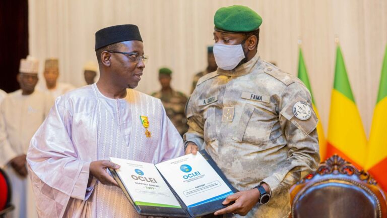 le Général d’armée Assimi GOÏTA, Président de la Transition, a réaffirmé son « engagement ferme à lutter résolument contre l’enrichissement illicite et toutes les formes de délinquance économique et financière. »