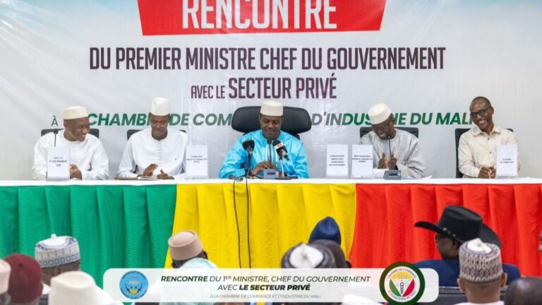 le Premier Ministre, Chef du Gouvernement a fait des annonces phares notamment, la création d’un cadre de concertation État - Secteur privé composé de l’ensemble des parties prenantes du secteur privé dont la première réunion est prévue pour le 12 Décembre prochain sous la présidence de M. le Premier Ministre lui-même.