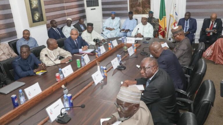 La démarche adoptée a été participative : des propositions ont été collectées à tous les niveaux de l’entreprise. Plus de 600 collaborateurs ont contribué, générant un éventail de solutions, parmi lesquelles : Renforcer la production énergétique locale; Exploiter les opportunités offertes par l’énergie régionale; Assurer la viabilité financière de l’EDM; Améliorer la gouvernance et la communication interne; Élaborer des stratégies à long terme; Mettre en œuvre des actions immédiates pour stabiliser l’approvisionnement