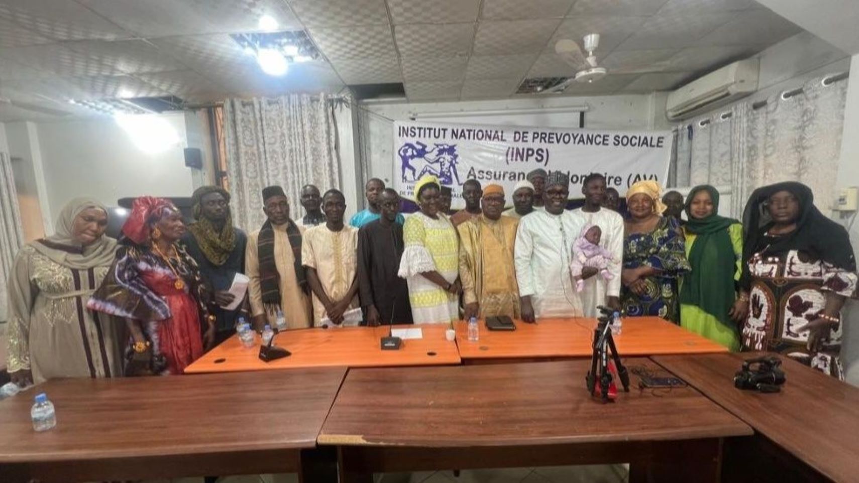 Cette rencontre avait pour objectif de répondre aux préoccupations des participants, de les rassurer et de les sensibiliser sur l'importance de l'assurance volontaire, afin qu'ils puissent à leur tour diffuser ce message et en souligner les avantages.