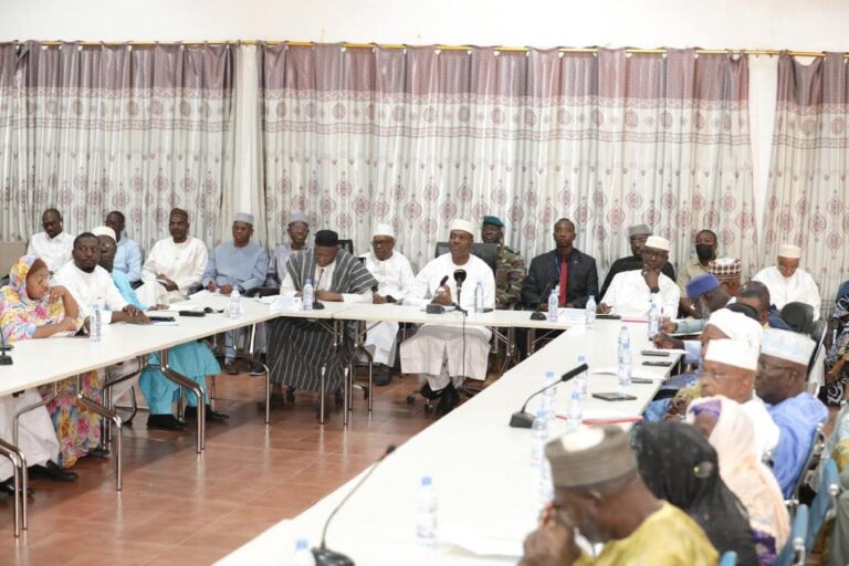 Pm Abdoulaye Maïga et Société civile