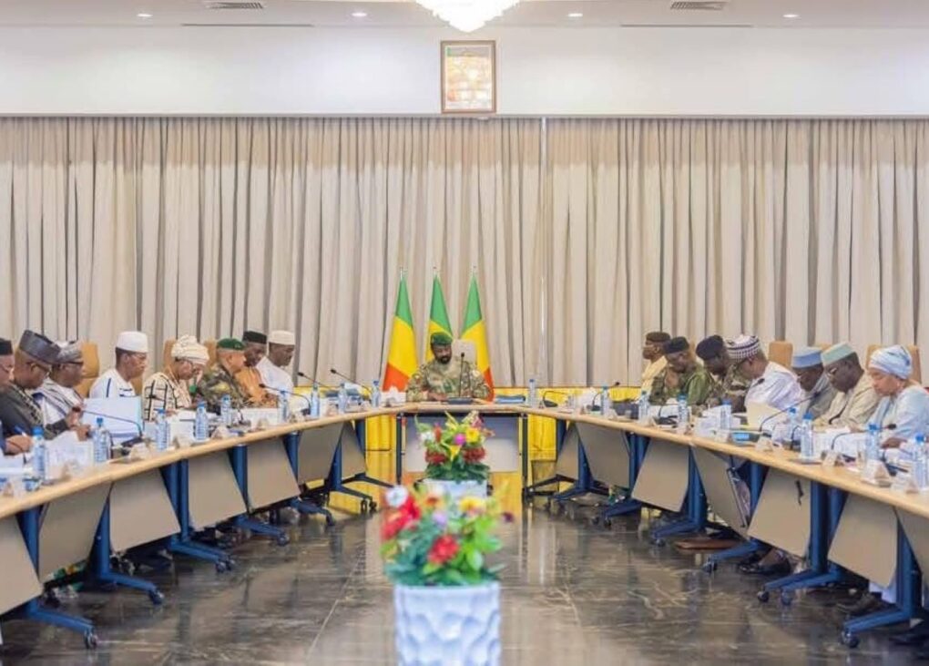 Le Conseil des Ministres s’est réuni en session ordinaire, le mercredi 08 janvier 2025, dans sa salle de délibérations au Palais de Koulouba, sous la présidence du Général d’Armée Assimi GOITA, Président de la Transition, Chef de l’Etat.