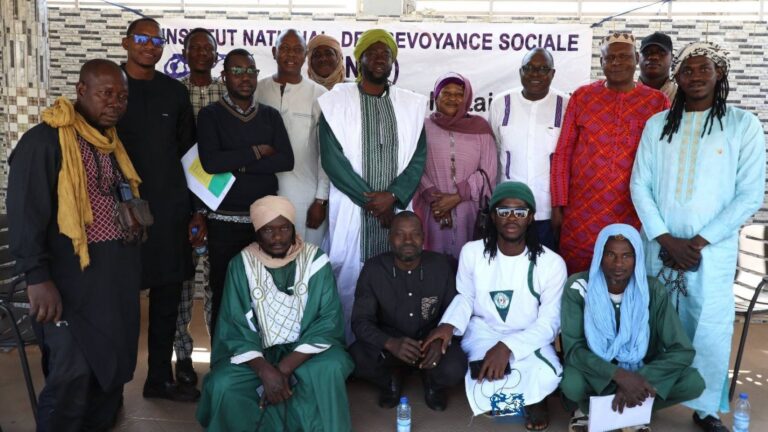 D’entrée de jeu, M. Danion a insisté sur la nécessité d’étendre la protection sociale aux travailleurs indépendants, conformément à la loi de 1999, tout en mettant en avant les avantages considérables de l’assurance volontaire