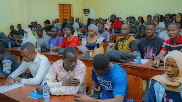 Ce projet a été conçu à partir du constat que la jeunesse ne percevait pas la corruption comme un obstacle majeur au développement. Pourtant, selon une enquête menée en 2024 dans le cadre du Projet d’appui à la lutte contre la corruption, 96 % des jeunes interrogés reconnaissent l’existence de la corruption au Mali.