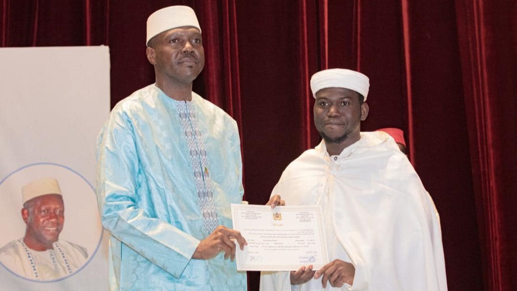 Le Chef du gouvernement a exhorté le département à pérenniser cette coopération avec le Maroc et à élargir les échanges d’expériences en matière d’enseignement religieux. Il a insisté sur la nécessité de transmettre des messages pacifiques en islam, tout en valorisant les valeurs sociétales de tolérance et d’acceptation de l’autre, qui sont au cœur de la culture malienne. « Qu’aucun Malien ne soit stigmatisé à cause de son appartenance religieuse », a-t-il ajouté.