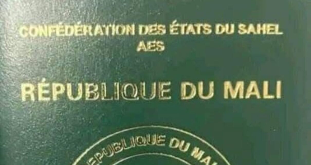 Dans le cadre de la mise en œuvre de sa feuille de route, en particulier les aspects relatifs à la libre circulation des citoyens, le Président de la Confédération des États du Sahel (AES) informe l'opinion confédérale et internationale de la mise en circulation des passeports de l'AES, à compter du 29 janvier 2025.