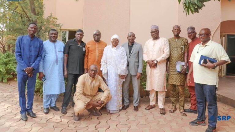 Cette visite intervient en prélude à la 21e édition du Festival sur le Niger, qui se déroulera du 4 au 9 février 2025 à Ségou. L’INPS sera présent à cet événement à travers son service d'assurance volontaire, marquant ainsi une première pour l'institution.