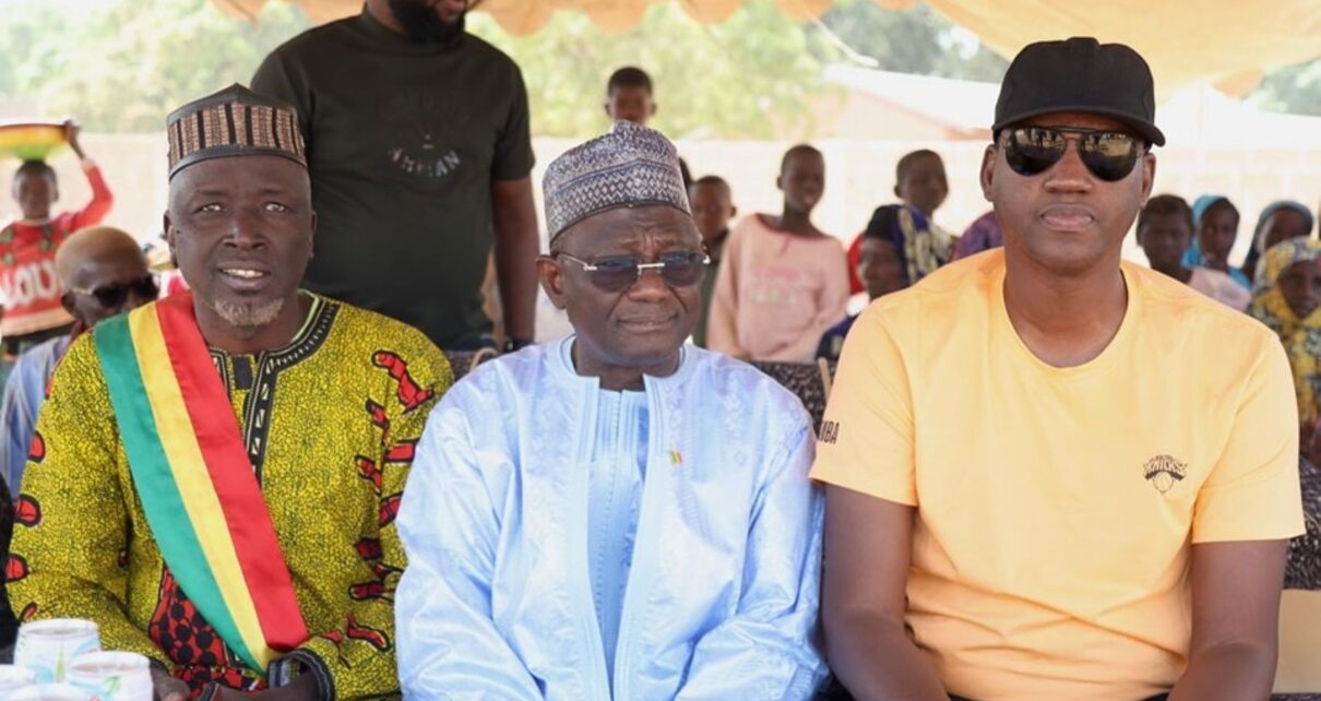 Cette visite du Directeur Général de l’INPS à Kela a été perçue par la population comme un signe de reconnaissance du premier responsable de l’organisme de protection sociale dédié au secteur privé envers le village de Kela.