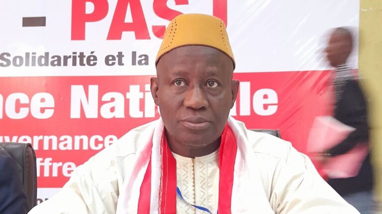 Si l'objectif de la communication était de contraindre les anciens partenaires à un deal ou de se faire une nouvelle virginité politique en se posant comme victime aux yeux de l'opinion, ça n'a pas pris : échec et mat ! Le peuple malien a une bonne mémoire et, surtout, de la jugeote. Il sait faire la différence entre les pollueurs, les parasites et les altruistes de la politique nationale.