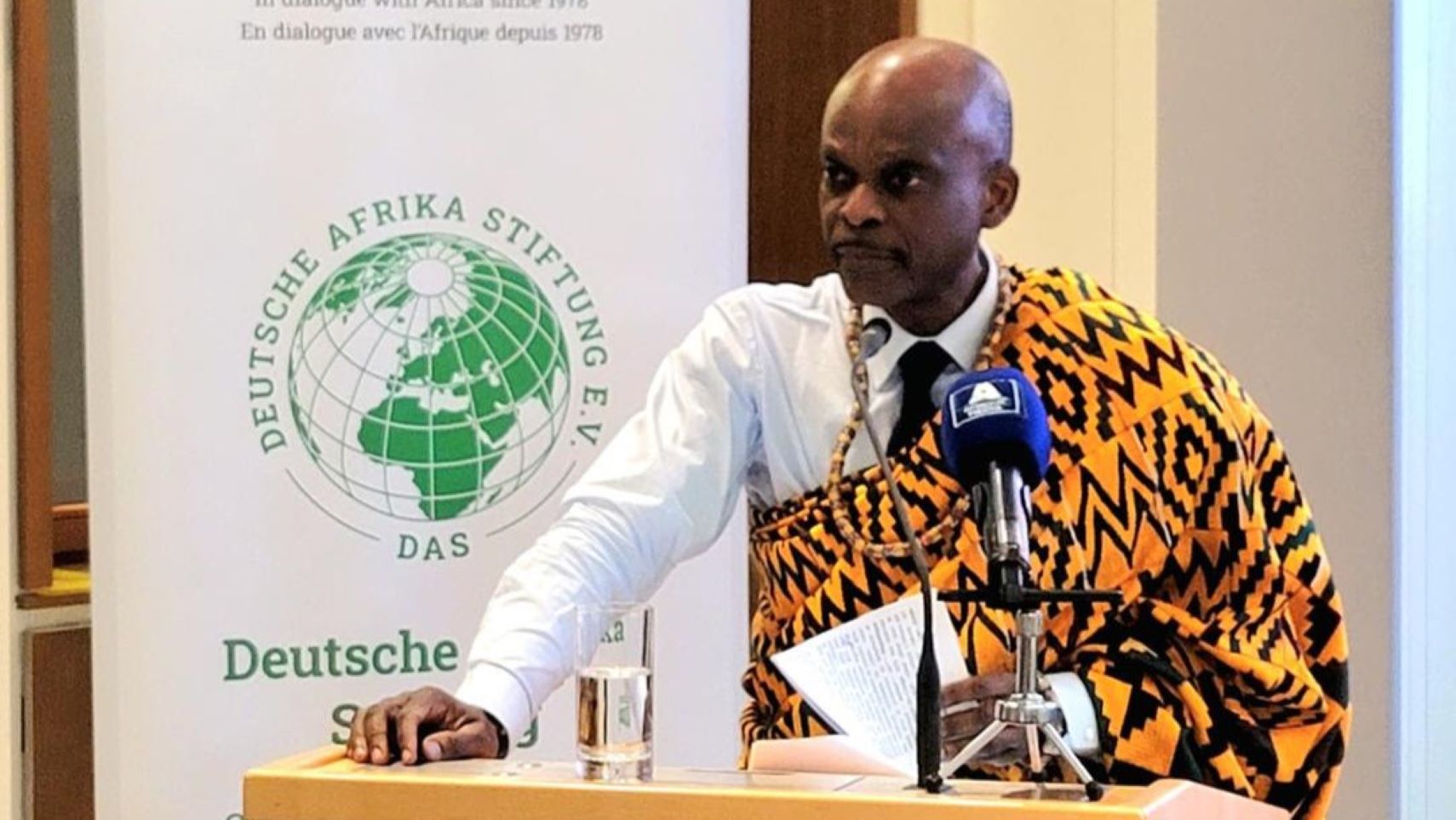 L’Afrique représente l’avenir de l’humanité. Oui c’est cet immense continent que vous aviez divisé, partagé selon vos intérêts sans tenir compte des intérêts des africains. Pour nous Africains, Berlin, cette belle ville, symbolise le partage de l’Afrique sans l’Afrique.