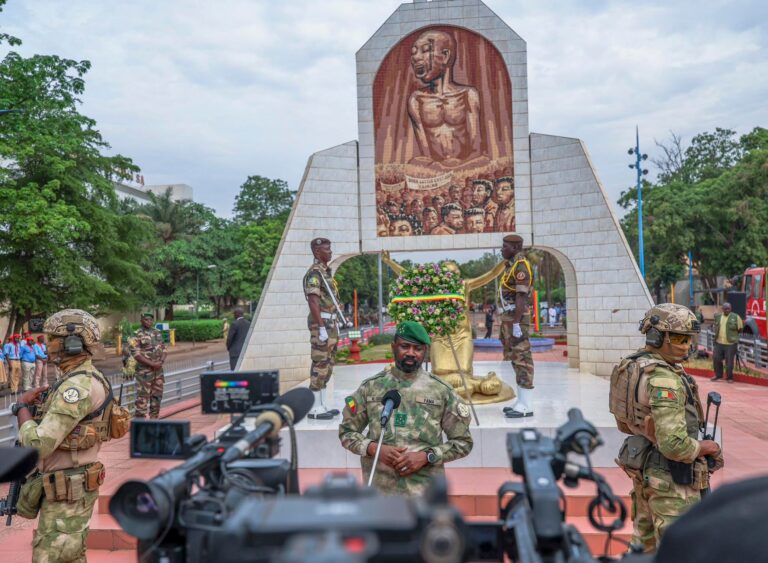 Notre pays a fait le choix noble de s’assumer sur la voie de la souveraineté. La réalisation de cette aspiration demande patience, engagement et sacrifice. C’est ensemble et dans un élan de solidarité nationale que nous trouverons des solutions durables à nos problèmes