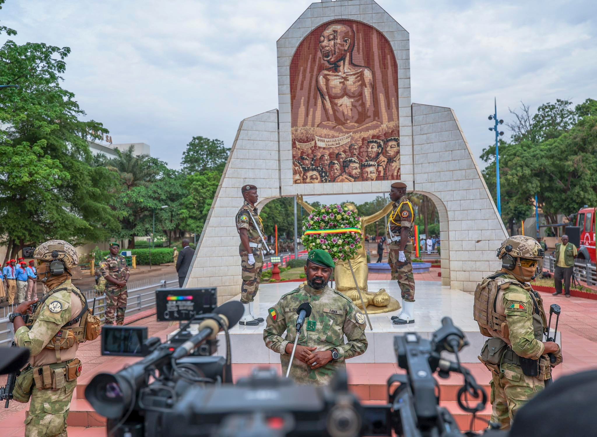 Notre pays a fait le choix noble de s’assumer sur la voie de la souveraineté. La réalisation de cette aspiration demande patience, engagement et sacrifice. C’est ensemble et dans un élan de solidarité nationale que nous trouverons des solutions durables à nos problèmes