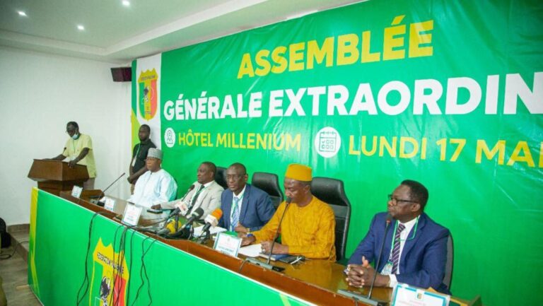 Lors de cet exercice, les membres statutaires de la FEMAFOOT ont adopté à l'unanimité le budget 2025 de la FEMAFOOT qui s'élève à plus de 3,1 milliards de francs CFA.