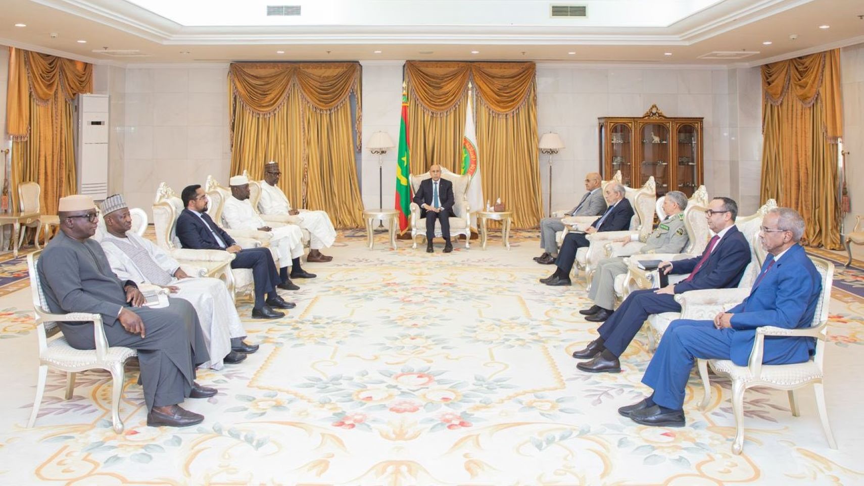 Depuis le 2 mars 2025, des expulsions de ressortissants maliens de Mauritanie sont en cours, suscitant une vive préoccupation du gouvernement malien. Face aux conditions de reconduite à la frontière de ces compatriotes, les autorités de Bamako suivent la situation avec la plus grande attention et multiplient les démarches diplomatiques pour aboutir à une issue favorable.