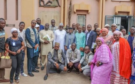 M. Modibo Danion a présenté les avantages de l’assurance volontaire et indiqué que 175 dossiers concrets ont déjà été enregistrés en Commune I depuis le lancement officiel. Il a également félicité et encouragé les équipes pour leur motivation et leur implication dans cette campagne.