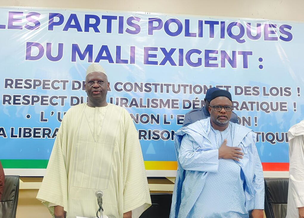 Les responsables politiques ont précisé qu'ils restent ‘’ attentifs aux conclusions de la phase nationale en cours, sur la base desquelles sera établi ‘’ un calendrier d'actions futures’’.