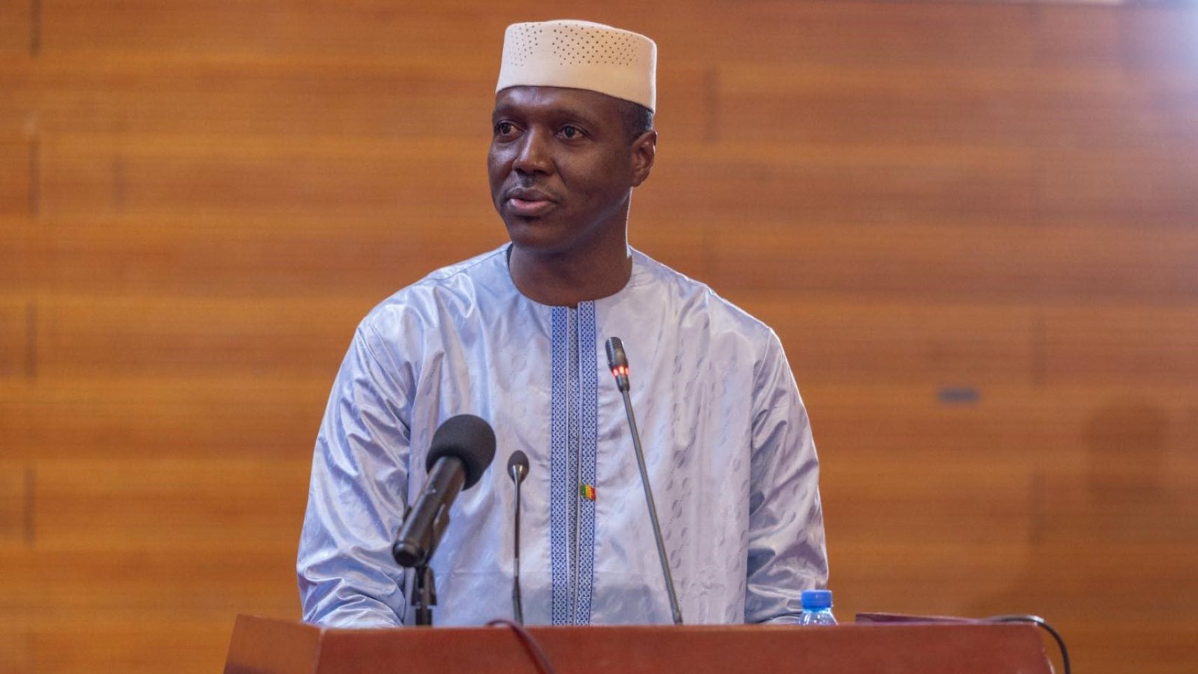 Le PAG 2025-2026 est désormais un socle commun, un pacte républicain qui nous engage tous. Je mesure pleinement l'ampleur des défis qui nous attendent, à savoir garantir la sécurité, renforcer la justice sociale, rétablir la confiance dans nos institutions, promouvoir une croissance inclusive et répondre efficacement aux attentes de nos concitoyens.