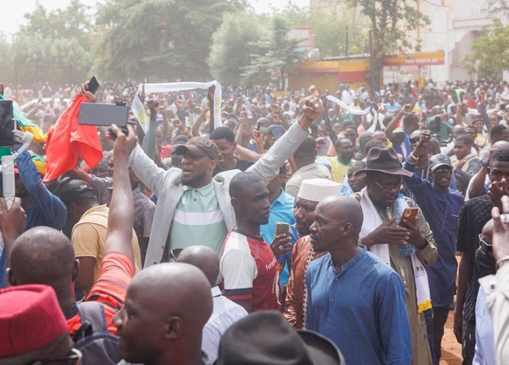 Les partis politiques pour la Constitution condamnent fermement les manœuvres graves et irresponsables visant à provoquer des affrontements violents entre les Maliens lors de leur rassemblement prévu demain, vendredi 9 mai 2025, au Monument de l'Indépendance de Bamako.