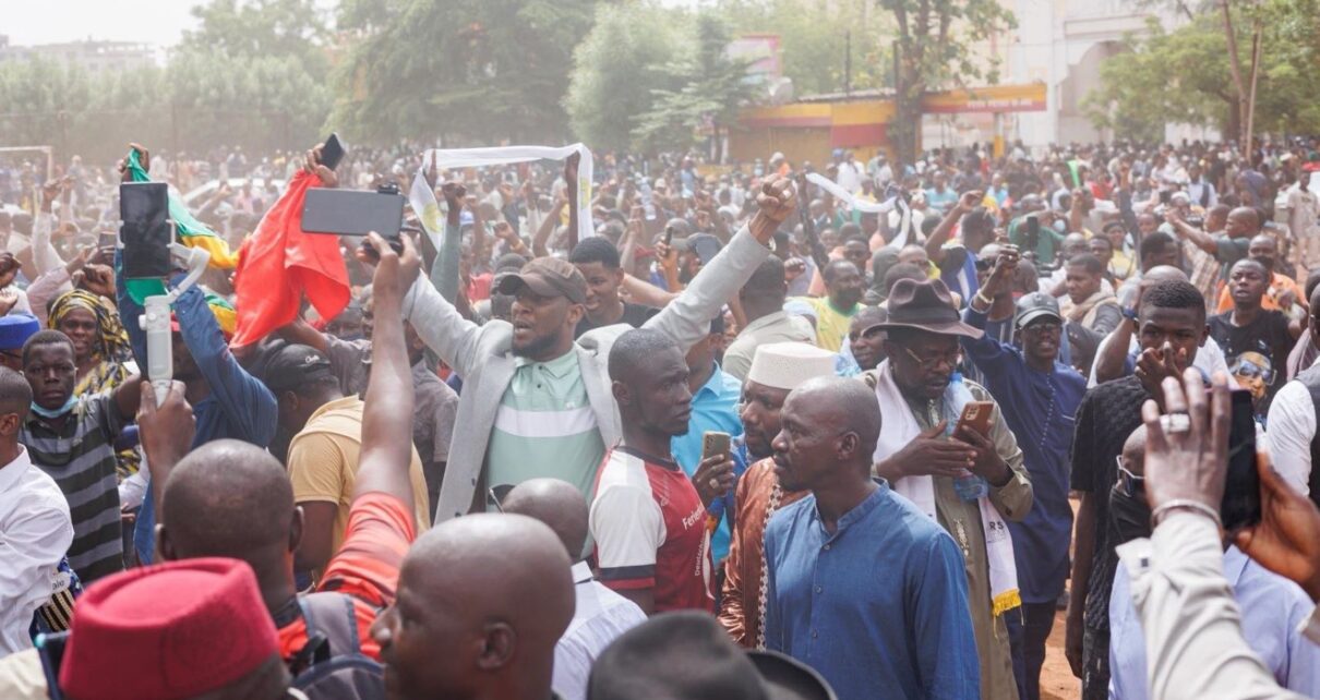 Les partis politiques pour la Constitution condamnent fermement les manœuvres graves et irresponsables visant à provoquer des affrontements violents entre les Maliens lors de leur rassemblement prévu demain, vendredi 9 mai 2025, au Monument de l'Indépendance de Bamako.