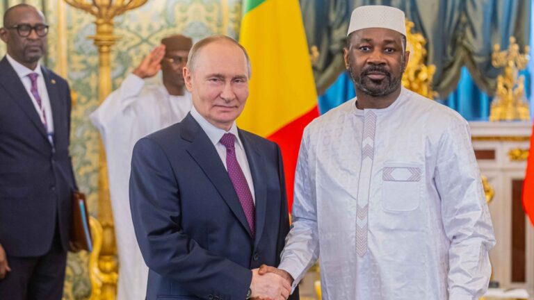 Cette rencontre s’inscrit dans le cadre de l’approfondissement des liens historiques et stratégiques entre la République du Mali et la Fédération de Russie, en vue de promouvoir un partenariat fécond, au service de la paix, de la sécurité et du progrès partagé