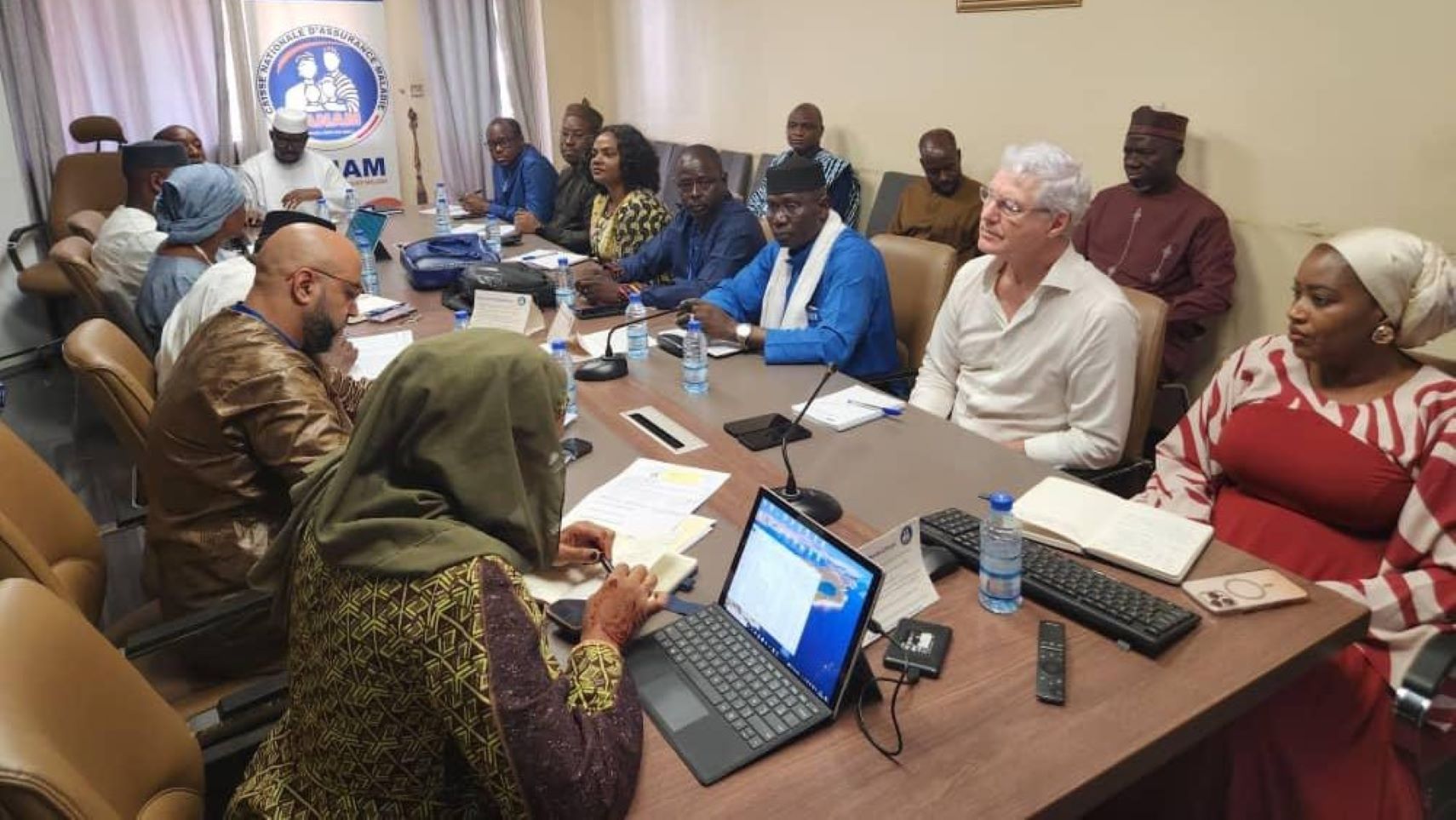 L’objectif principal de cette rencontre était de faire le point sur l’état d’avancement de la mise en œuvre du projet ARISE. À ce titre, plusieurs activités prévues dans le cadre du Régime d’Assurance Maladie Universelle (RAMU) ont été évoquées, notamment :