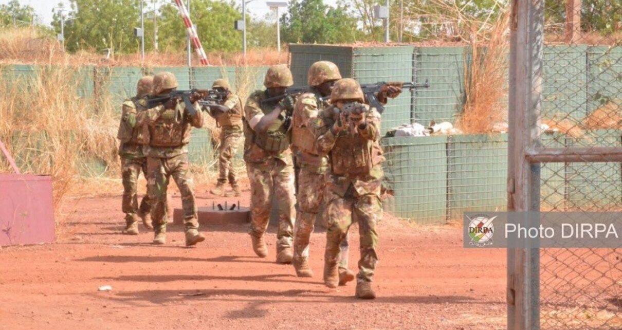 Ces actes sont commis par une coalition de groupes armés terroristes de toutes obédiences, disposant d'appuis internes et externes notamment d'ordre opérationnel, logistique, financier et informationnel.