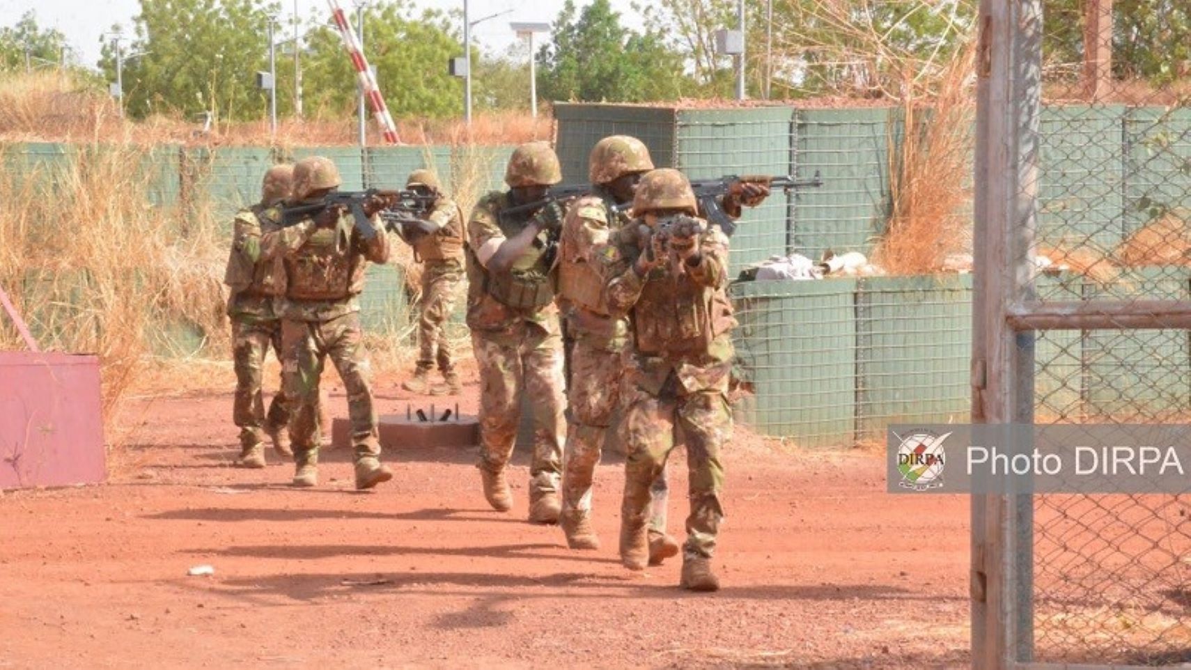 Ces actes sont commis par une coalition de groupes armés terroristes de toutes obédiences, disposant d'appuis internes et externes notamment d'ordre opérationnel, logistique, financier et informationnel.